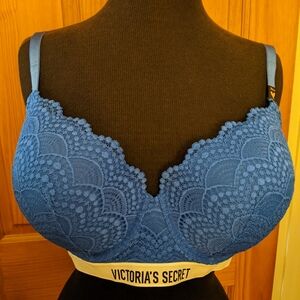 NWT Victoria's Secret Lace Demi Bra (Lined)